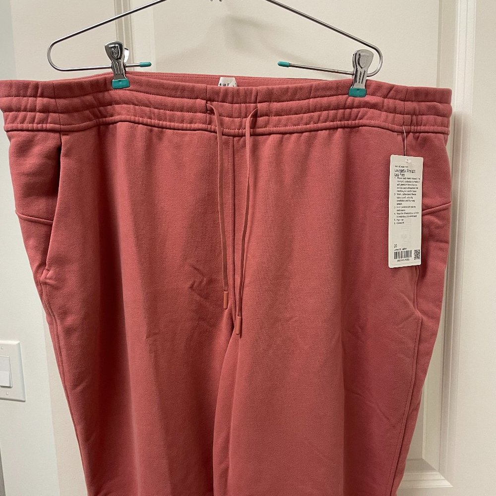 NWT Lululemon Loungeful Straight Leg Pant, size 20